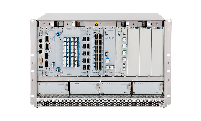 Front view of Ekinops’ Telco Standard Platform with modular optical line terminal cards and fiber optic connectivity ports.